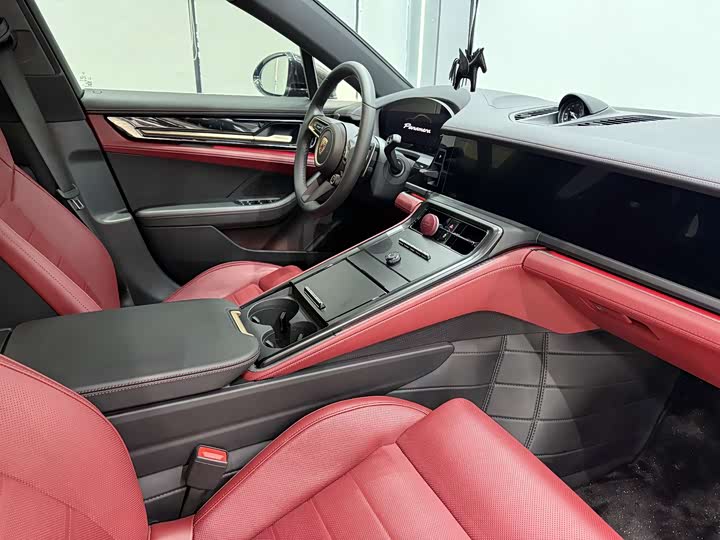 Фото 8 - Porsche Panamera