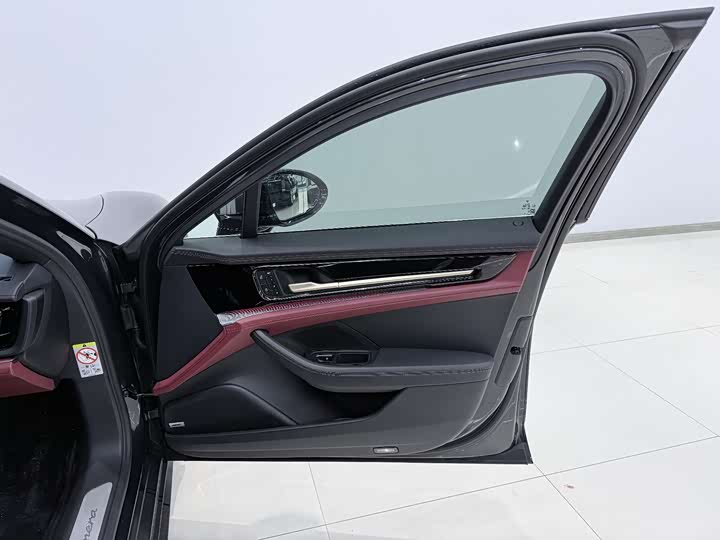 Фото 9 - Porsche Panamera