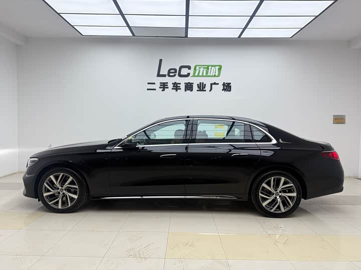 Photo 3 - Mercedes-Benz E-Class