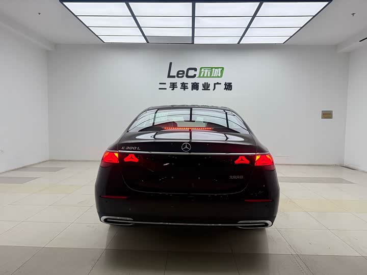 Photo 6 - Mercedes-Benz E-Class