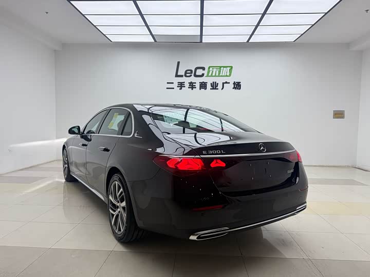 Photo 7 - Mercedes-Benz E-Class