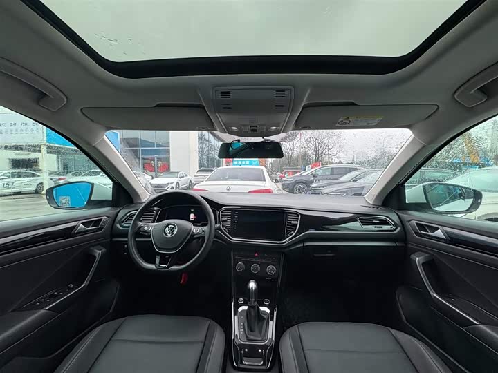 Фото 9 - Volkswagen T-Roc