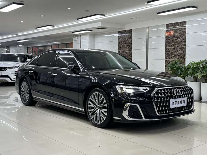 Photo 3 - Audi A8