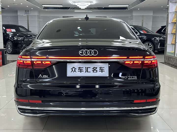 Photo 5 - Audi A8