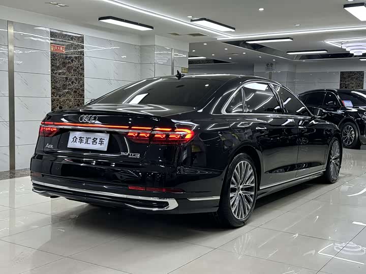 Photo 6 - Audi A8
