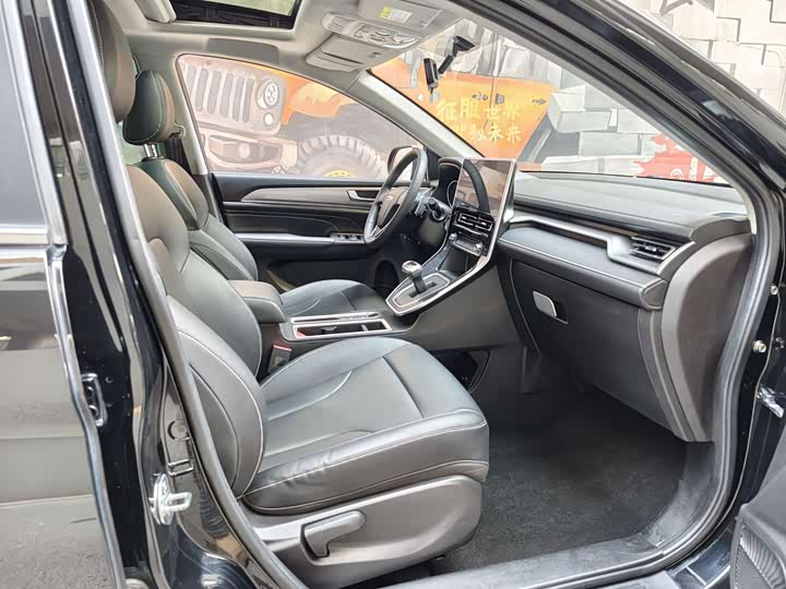 Фото 6 - Haval M6