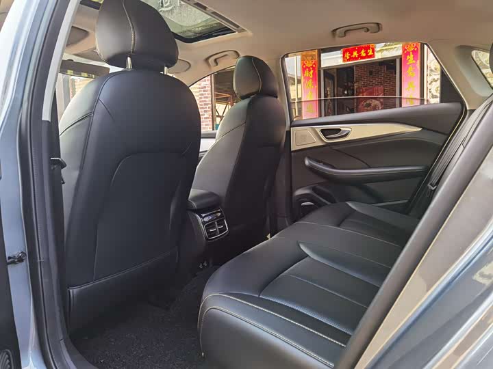 Фото 6 - Roewe i6 Max EV