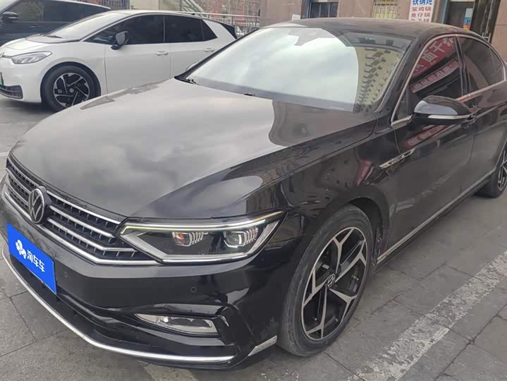 Фото 1 - Volkswagen Magotan