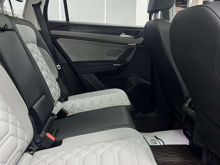 Фото 7 - Volkswagen Tayron