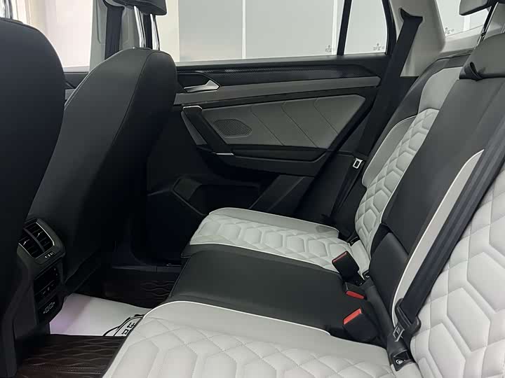 Фото 8 - Volkswagen Tayron