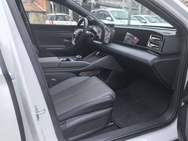 Фото 6 - BYD Qin L