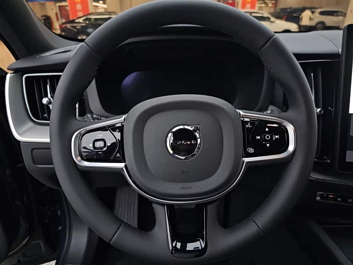 Фото 7 - Volvo XC60