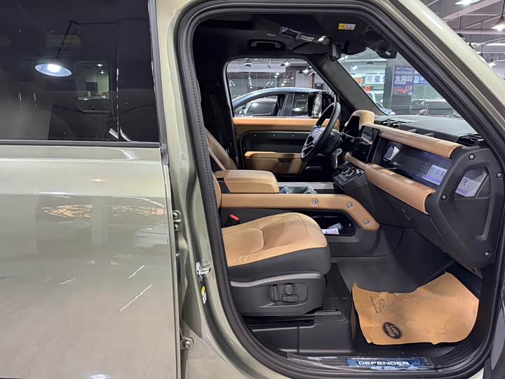 Фото 9 - Land Rover Defender