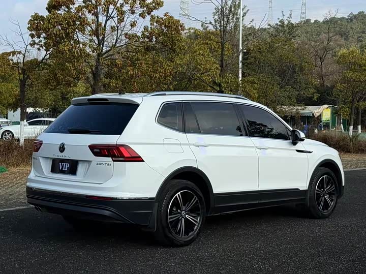 Фото 4 - Volkswagen Tiguan L Pro