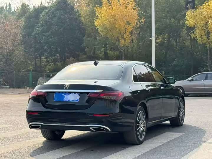 Фото 7 - Mercedes-Benz E-Class