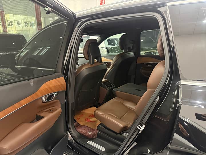 Фото 3 - Volvo XC90