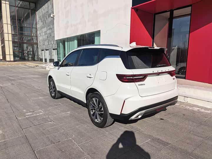 Фото 5 - Geely Vision X6