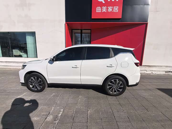 Фото 7 - Geely Vision X6