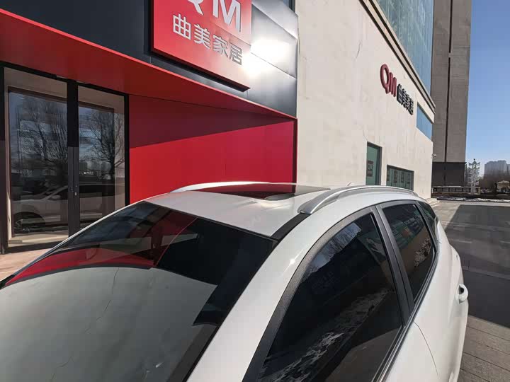 Фото 8 - Geely Vision X6