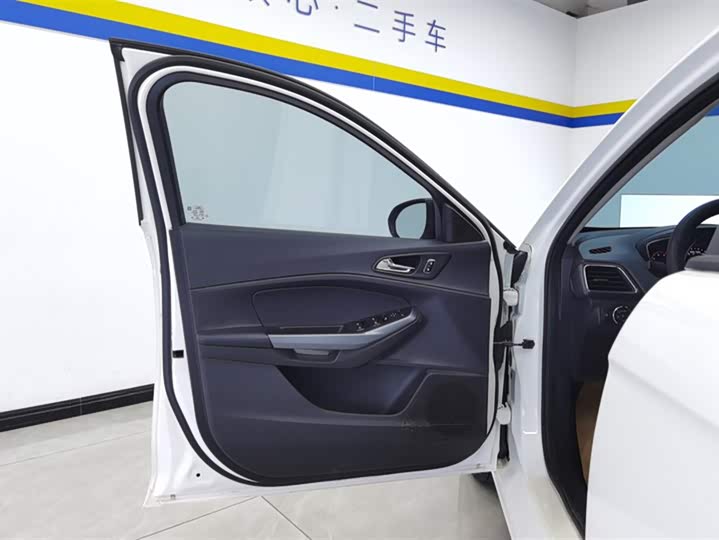 Фото 7 - Ford Escort