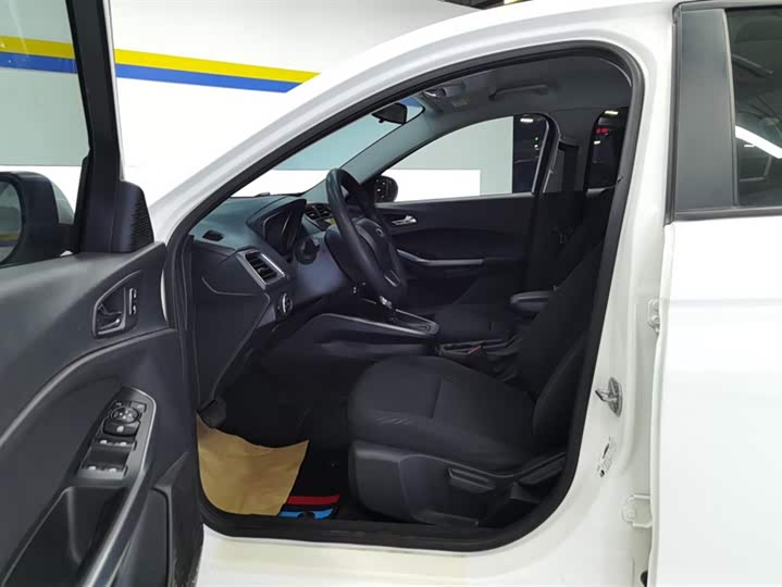 Фото 9 - Ford Escort