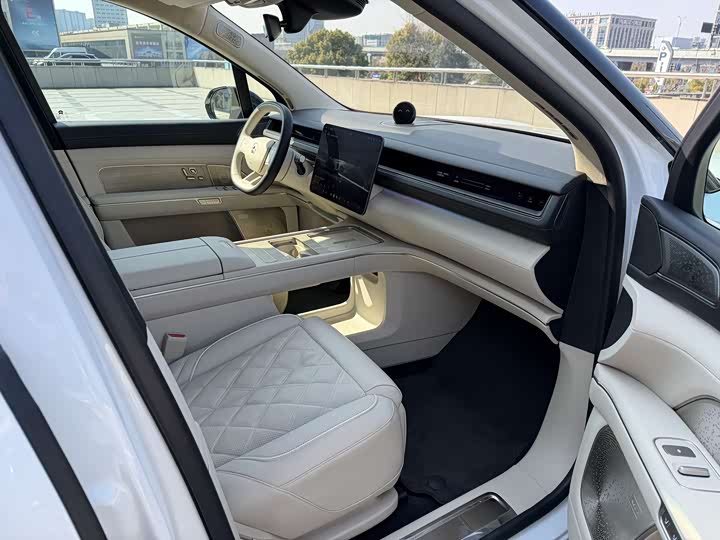 Фото 8 - Nio ES8