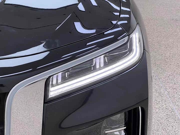 Фото 5 - Hongqi H9