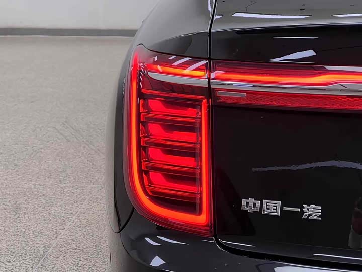 Фото 9 - Hongqi H9