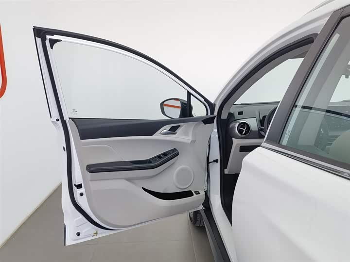 Фото 8 - BYD Yuan Pro