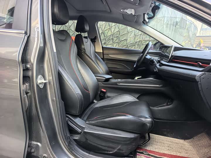 Фото 8 - Geely Binrui