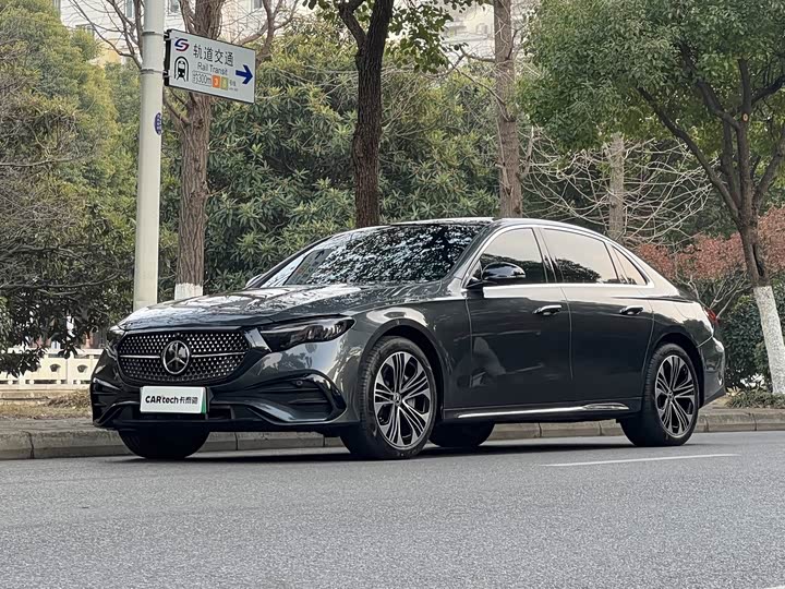 Фото 1 - Mercedes-Benz E-Class Hybrid