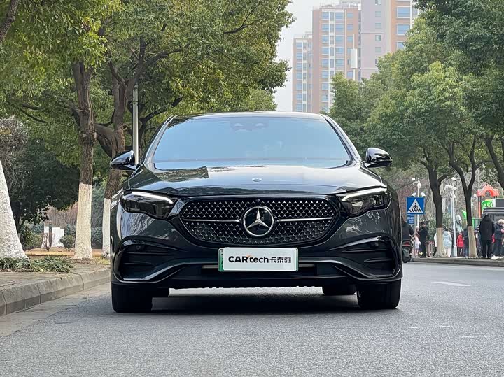 Фото 2 - Mercedes-Benz E-Class Hybrid