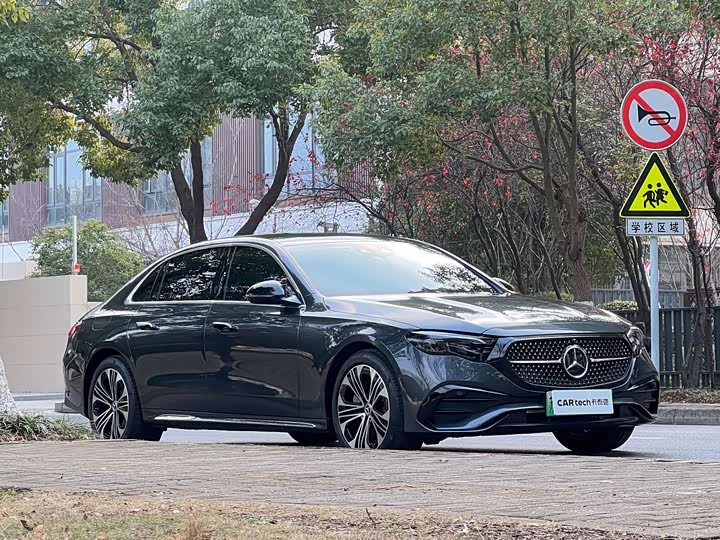 Фото 3 - Mercedes-Benz E-Class Hybrid