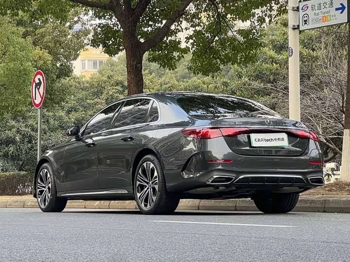 Фото 5 - Mercedes-Benz E-Class Hybrid