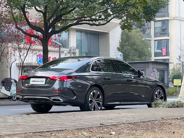 Фото 7 - Mercedes-Benz E-Class Hybrid