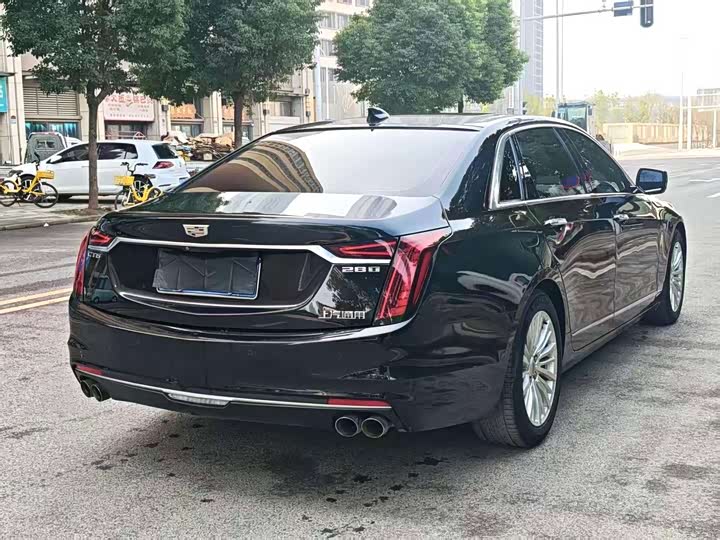 Фото 2 - Cadillac CT6