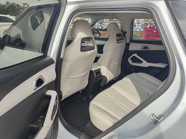 Фото 8 - BYD Yuan Up