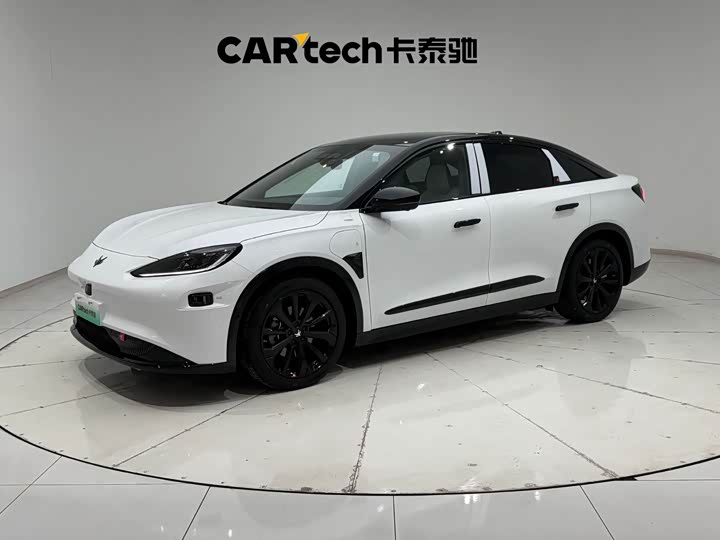 Фото 1 - BAIC Arcfox Alpha S6