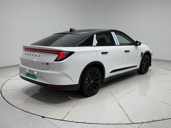 Фото 8 - BAIC Arcfox Alpha S6