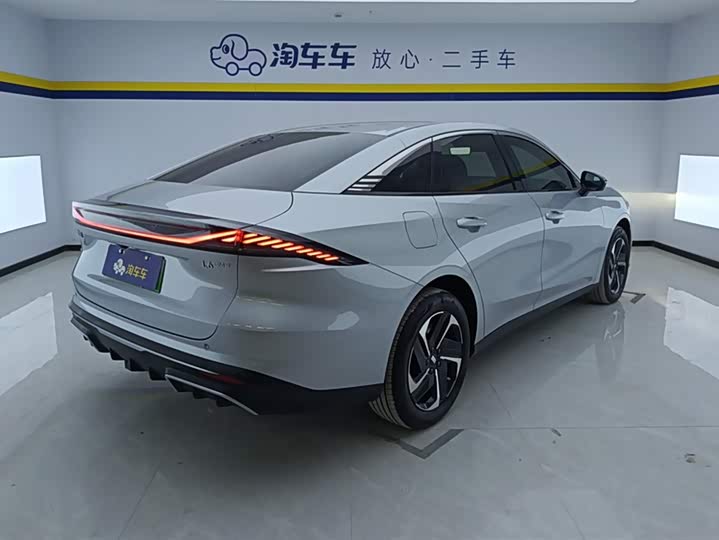 Фото 3 - Geely Galaxy L6