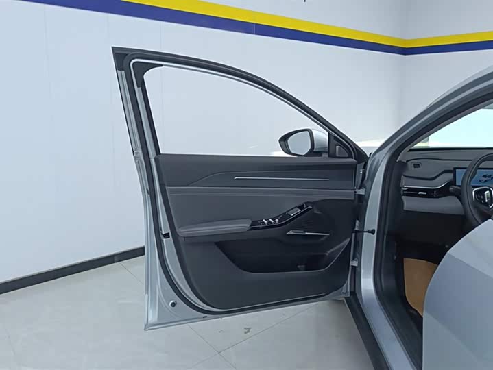 Фото 7 - Geely Galaxy L6