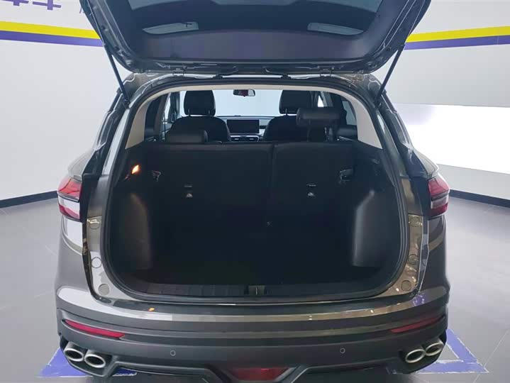 Фото 4 - Geely Coolray