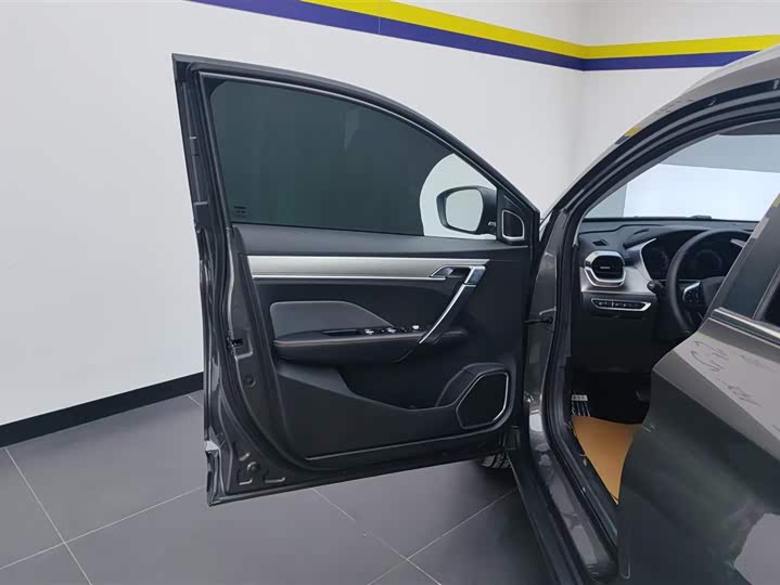 Фото 7 - Geely Coolray