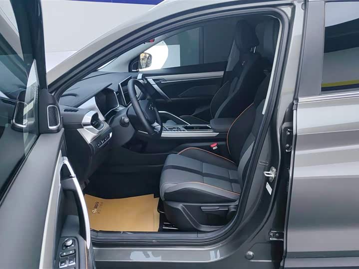 Фото 9 - Geely Coolray