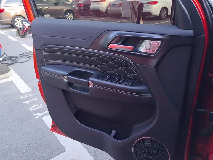 Фото 7 - Tank 300