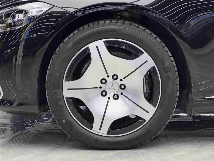 Фото 4 - Mercedes-Benz Maybach S-Class
