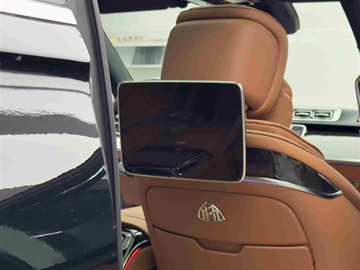 Фото 9 - Mercedes-Benz Maybach S-Class