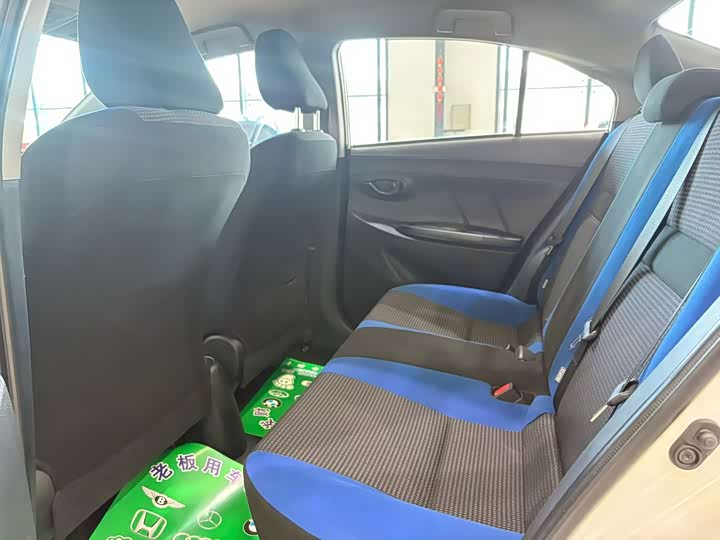 Фото 5 - Toyota Vios