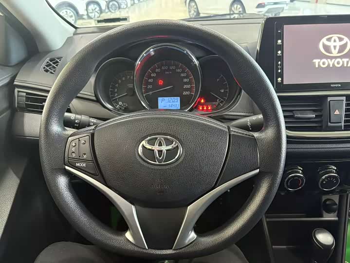 Фото 6 - Toyota Vios