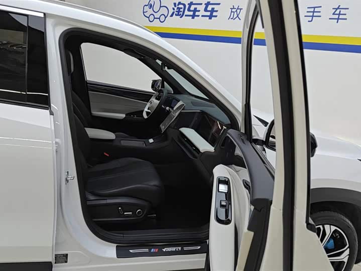 Фото 8 - Geely Galaxy L7